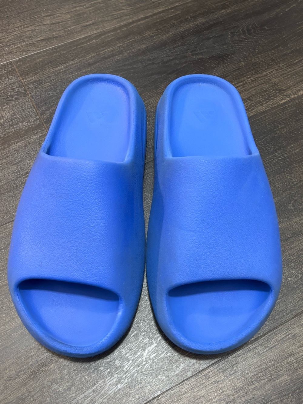Adidas Yeezy Slides Azure 2023 Size 11 Authentic Blue Casual Kayne West